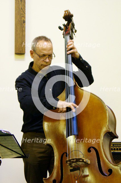 Alec Dankworth, NJA fundraising gig, Loughton, Essex, November 2, 2017. Artist: Brian O'Connor.