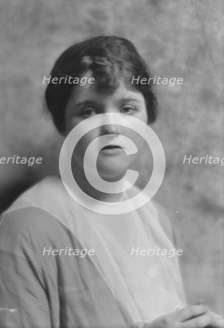 Leadbetter, G., Miss, portrait photograph, 1914 May 18. Creator: Arnold Genthe.