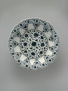 Footed Dish with Foliate Rim in Imitation of Chinese Porcelain, Turkey, ca. 1570-80. Creator: Unknown.