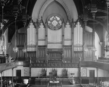 Organ at Fort Street Presbyterian Church, Detroit, Mich., between 1905 and 1915. Creator: Unknown.