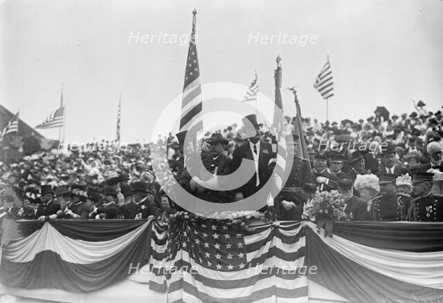 J.S. Sherman, Gov. Fort and Com'r van Sant review G.A.R. Parade- Atlantic City, 1910. Creator: Bain News Service.