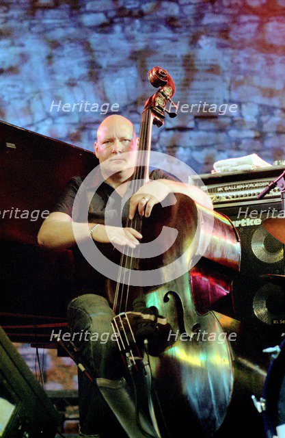 Dan Berglund, Brecon Jazz Festival, Powys, Wales, August 2005.  Artist: Brian O'Connor.