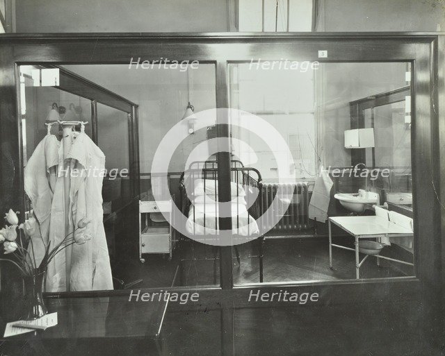 An isolation chamber, Brook General Hospital, London, 1935. Artist: Unknown.