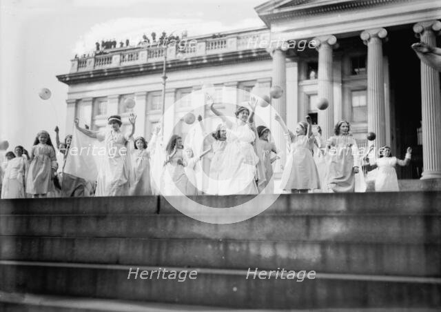 Tableaux, Treasury Wash., D.C. (Suff. Pageant), 1913. Creator: Bain News Service.