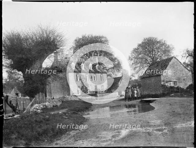 Swinbrook, Swinbrook and Widford, West Oxfordshire, Oxfordshire, 1924. Creator: Katherine Jean Macfee.