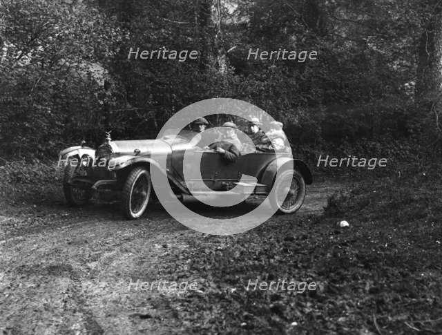 1920 Straker Squire 24-80 hp Artist: Unknown.