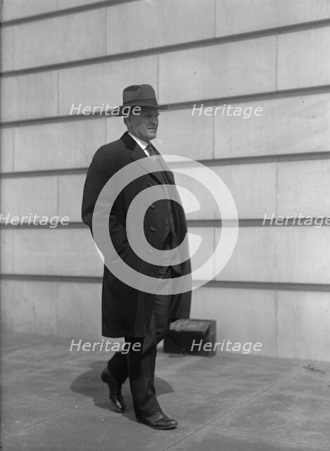 Lenroot, Irving Luther. Rep. from Wisconsin, 1909-1918; Senator, 1918-1927, 1917. Creator: Harris & Ewing.