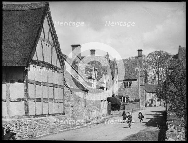 Stanway Road, Stanton, Tewkesbury, Gloucestershire, 1934. Creator: Marjory L Wight.