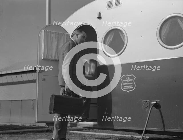 The doctor arrives in camp by previous appointment..., FSA, Merrill, Klamath County, Oregon, 1939. Creator: Dorothea Lange.