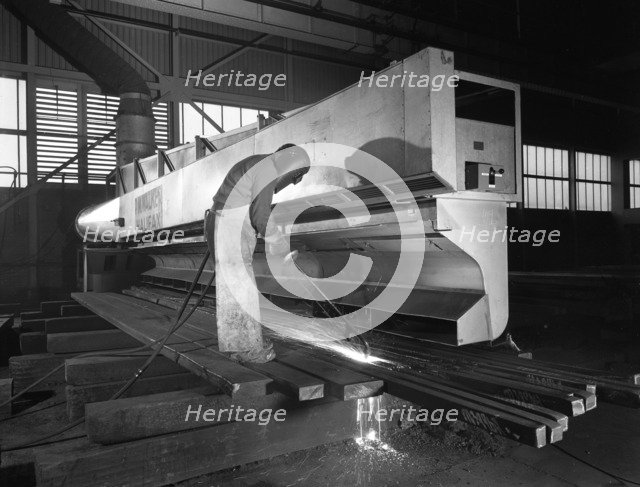 Steelworker at Park Gate Iron and Steel Co, Rotherham, South Yorkshire, April 1964.  Artist: Michael Walters