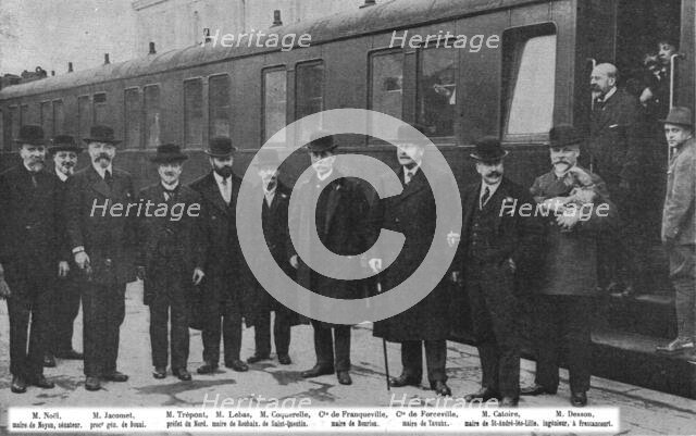 ''Dix otages Francais rendus far l'Allemagne.',1916. Creator: Unknown.