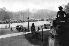 The Rond Point and Georges Clemenceau Place, Paris, 1931.Artist: Ernest Flammarion