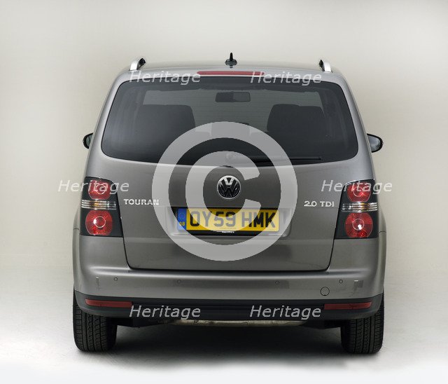 2009 Volkswagen Touran Tdi Artist: Unknown.