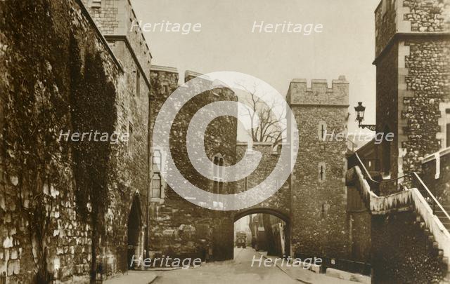 'Tower of London...Bloody Tower...St. Thomas's Tower and Wakefield Tower', c1910.  Creator: Unknown.