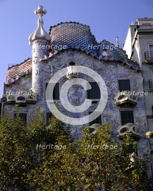 Façade of the Batllo House on the Passeig de Gracia, work by architect Antoni Gaudí i Cornet.