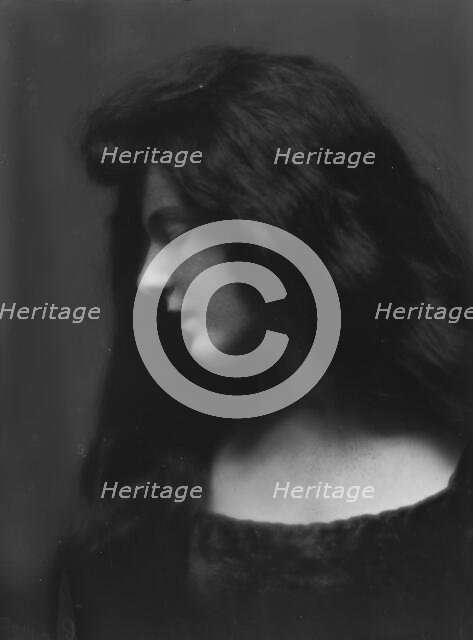 Hayes, Irene, portrait photograph, 1914 May 18. Creator: Arnold Genthe.