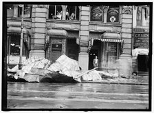 Storm damage, between 1913 and 1918. Creator: Harris & Ewing.