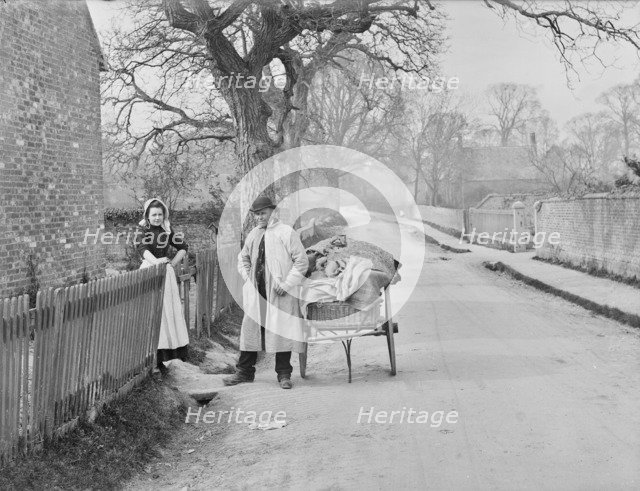 Villagers at Moulsford, Oxfordshire, 1895. Artist: Henry Taunt