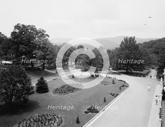 White Sulphur Springs, W. Va., the south lawn, c.between 1910 and 1920. Creator: Unknown.