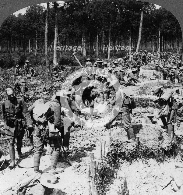 Soldiers digging trenches, World War I, 1914-1918.Artist: Realistic Travels Publishers