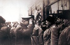 White Russian General Anton Denikin mees British Major-General Frederick Poole, Russia, 1918. Artist: Anon
