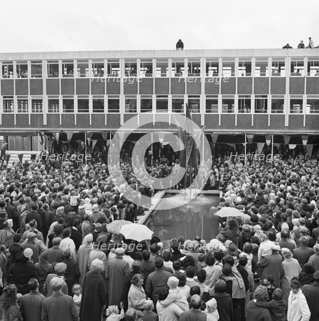Yate Shopping Centre, Yate, South Gloucestershire, 25/09/1965. Creator: John Laing plc.