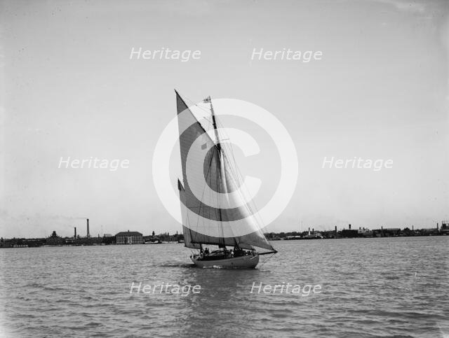 Yacht Vesta, between 1900 and 1905. Creator: Unknown.