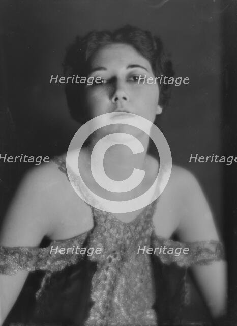 Hawksworth, Miss, portrait photograph, 1915. Creator: Arnold Genthe.