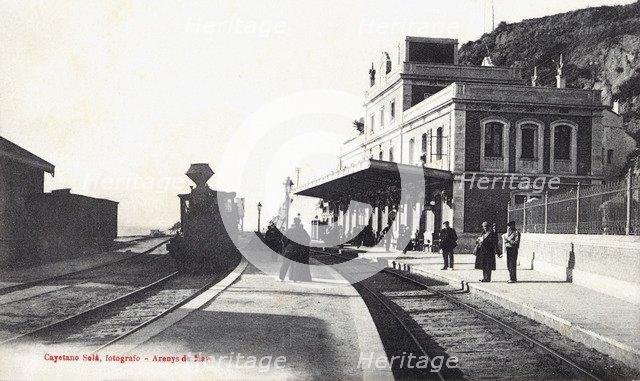 Arenys de Mar station, village in the coast of Barcelona, 1910.