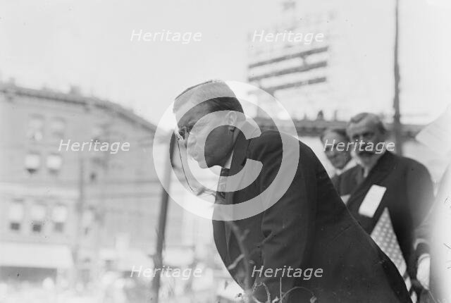 Roosevelt speaking outside, Yonkers, NY, 1910. Creator: Bain News Service.