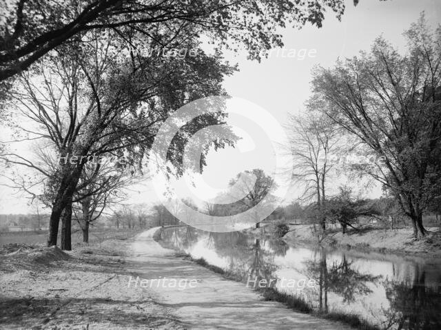 Bicycle path and canal, Indianapolis, Ind., between 1900 and 1910. Creator: Unknown.