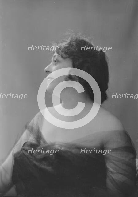 Mrs. La Barre, portrait photograph, 1918 May 17. Creator: Arnold Genthe.
