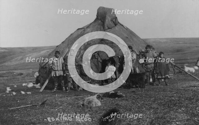 Eskimo igloo, between c1900 and c1930. Creator: Lomen Brothers.