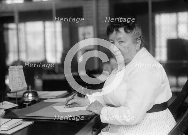 Miss Annie E.Roe, Bureau of Printing And Engraving, 1913. Creator: Harris & Ewing.