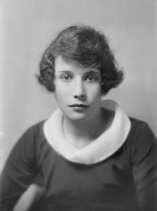 Mrs. Frederick Humphreys, portrait photograph, 1918 Apr. 26. Creator: Arnold Genthe.