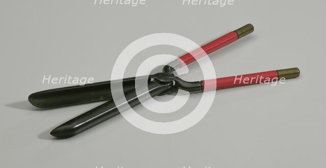 Marcel-curler from a travel hair care kit used by Anna Mae Queen Holmes, 1950s. Creator: Reck-Junior.