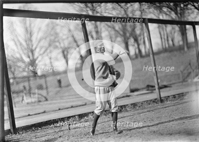 Bert Gallia, Washington Al (Baseball), ca. 1913. Creator: Harris & Ewing.