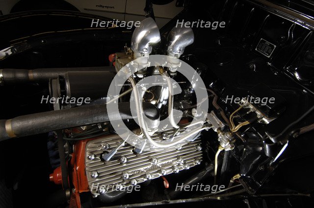 Ford Deluxe customised 1940. Artist: Simon Clay.