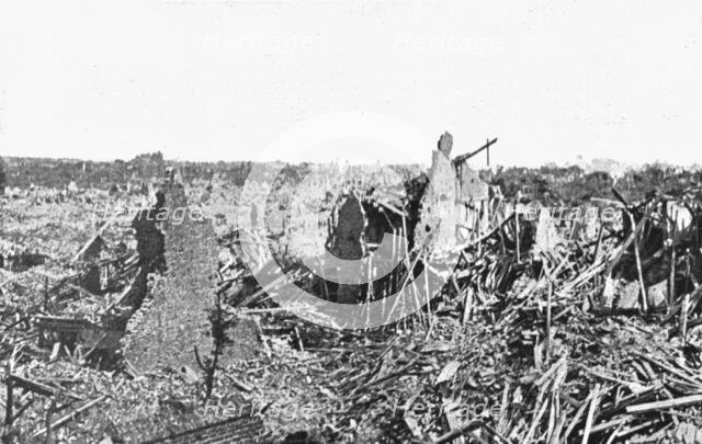 'Ce qui fut Lens; De rares pans de mur restes debout au milieu de l'indescriptible chaos', 1918. Creator: Unknown.