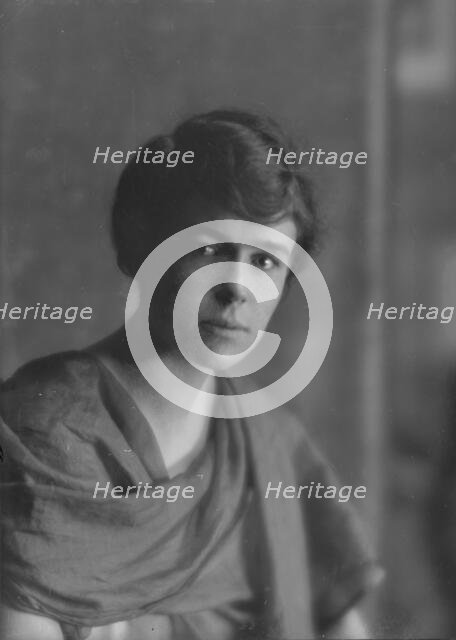 Wilkinson, Helen, Miss, portrait photograph, 1916 Apr. 27. Creator: Arnold Genthe.
