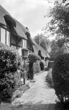 Anne Hathaway's Cottage, Stratford-upon-Avon, Warwickshire, 1945-1980. Artist: Eric de Maré