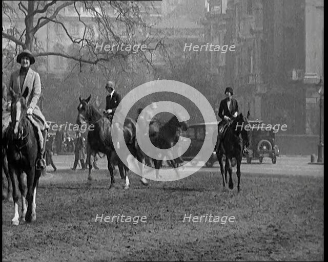 People Riding Horses in Rotten Row, Hyde Park, London, 1926. Creator: British Pathe Ltd.