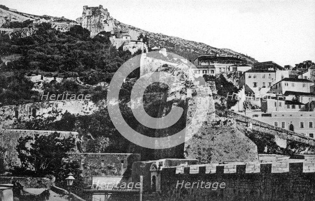 Land Port Gate, Gibraltar, early 20th century. Artist: VB Cumbo