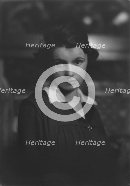 Castle, Miss, portrait photograph, 1917 Oct. 2. Creator: Arnold Genthe.