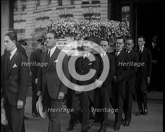 A Group of Mourners Including the Actor Douglas Fairbanks Attending the Funeral of Rudolph..., 1926. Creator: British Pathe Ltd.