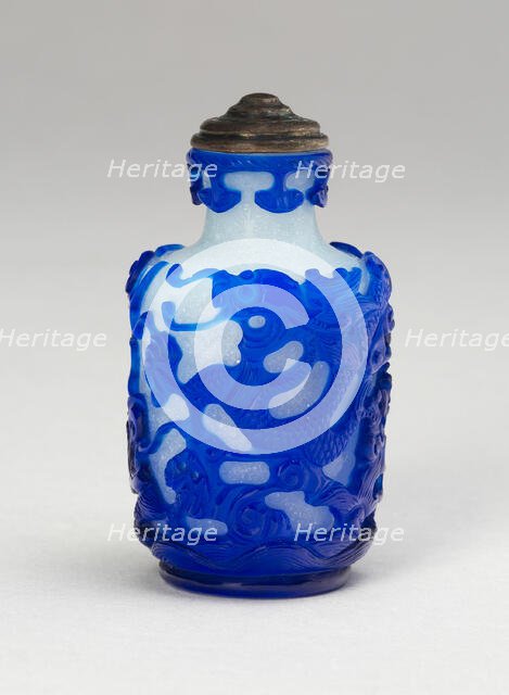 Snuff Bottle with Two Five-Clawed Dragons above Waves, Qing dynasty (1644-1911), 1790-1850. Creator: Unknown.