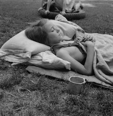 Sick migrant child, Washington, Yakima Valley, Toppenish, 1939. Creator: Dorothea Lange.