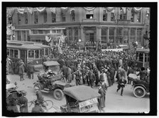 Crowd and Trolley cars at corner of Pennsylvania Ave. and 15th Street, N.W..., between 1913 and 1917 Creator: Harris & Ewing.