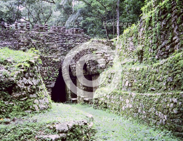 Overview front of the Temple of the Labyrinth in Yaxchilan.