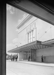 Newark passenger station, Pennsylvania Railroad, 1935. Creator: Gottscho-Schleisner, Inc.